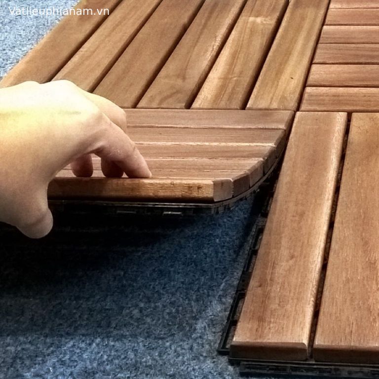 sàn gỗ nhựa ban công